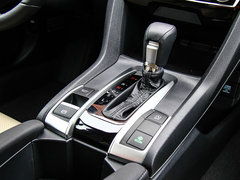 2016款 220TURBO 自动尊耀版
