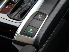 2016款 220TURBO 自动尊耀版