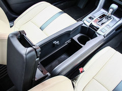 2016款 220TURBO 自动尊耀版