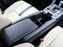 2016款 220TURBO 自动尊耀版