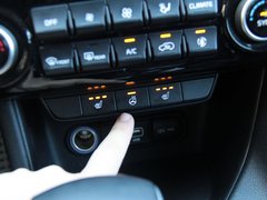 2016款 1.6T 自动两驱Premium