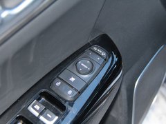 2016款 1.6T 自动两驱Premium