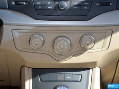 2015款 1.5L 手动豪华天窗版