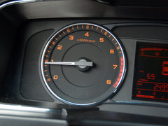 2016款 1.3T 手动尊贵型