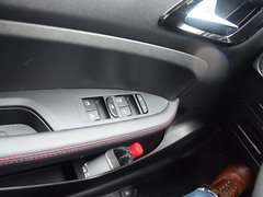 2016款 1.5T 自动旗舰型
