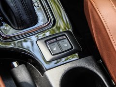 2016款 1.5L 自动尊贵版