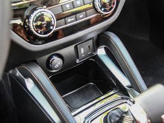 2016款 1.5L 自动尊贵版