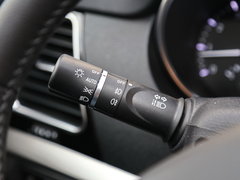 2016款 1.5T 自动两驱精英型
