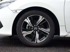 2016款 220TURBO 自动尊耀版