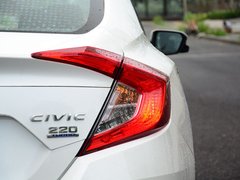 2016款 220TURBO 自动尊耀版