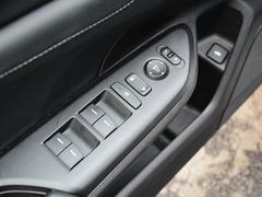 2016款 220TURBO 自动尊耀版