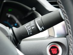 2016款 220TURBO 自动尊耀版