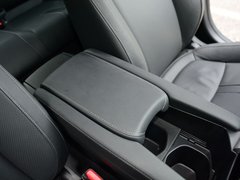 2016款 220TURBO 自动尊耀版