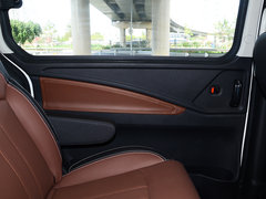 2016款 F600L 1.5T 豪华型