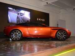 2016款 DB11 5.2T 基本型