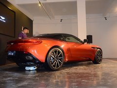 2016款 DB11 5.2T 基本型