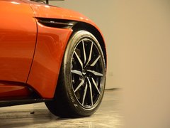 2016款 DB11 5.2T 基本型