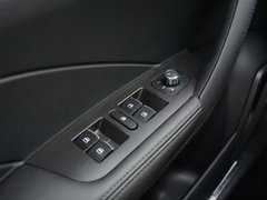 2016款 2.0T 自動兩驅精英型