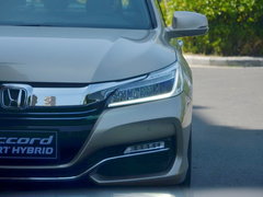 2016款 混动 2.0L 锐尊版
