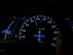 2016款 混动 2.0L 锐尊版