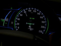 2016款 混动 2.0L 锐尊版