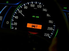 2016款 混动 2.0L 锐尊版