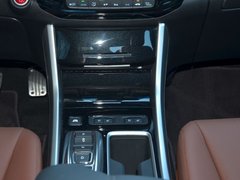2016款 混动 2.0L 锐尊版
