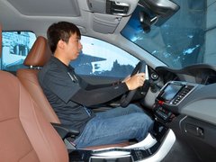 2016款 混动 2.0L 锐尊版