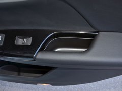 2016款 混动 2.0L 锐尊版