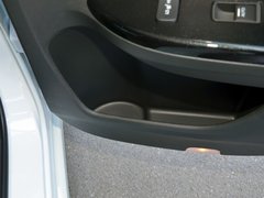 2016款 混动 2.0L 锐尊版