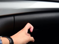 2016款 1.6L 手动智联V型