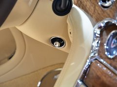 2016款 6.8T 极致版
