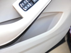 2016款 1.5T 手动魔方之心版国V