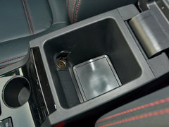 2016款 1.8T CVT优雅型7座