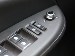 2016款 1.8T 自动尊荣型
