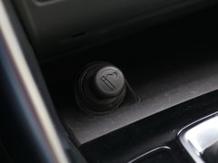 2016款 2.5L 自动四驱蓝天激情版