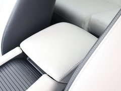 2016款 2.5L 自动四驱蓝天激情版
