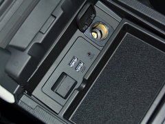 2016款 2.5L 自动四驱蓝天激情版