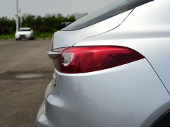 2016款 2.5L 自动四驱蓝天无畏版