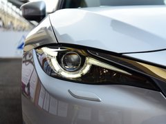 2016款 2.5L 自动四驱蓝天无畏版