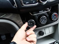 2016款 1.5L 尊贵型