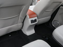 2016款 1.5L 尊贵型