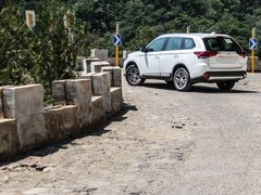2016款 2.0L 两驱荣耀版