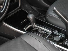 2016款 2.0L 两驱荣耀版