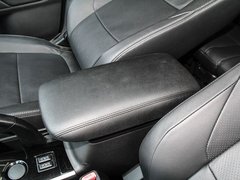 2016款 2.0L 两驱荣耀版