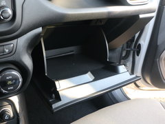 2016款 2.0L 自动四驱75周年致敬版