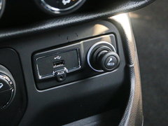 2016款 2.0L 自动四驱75周年致敬版