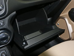 2016款 2.0L 自动四驱75周年致敬版