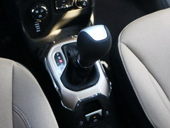 2016款 2.0L 自动四驱75周年致敬版