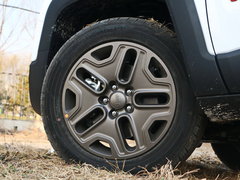 2016款 2.0L 自动四驱75周年致敬版